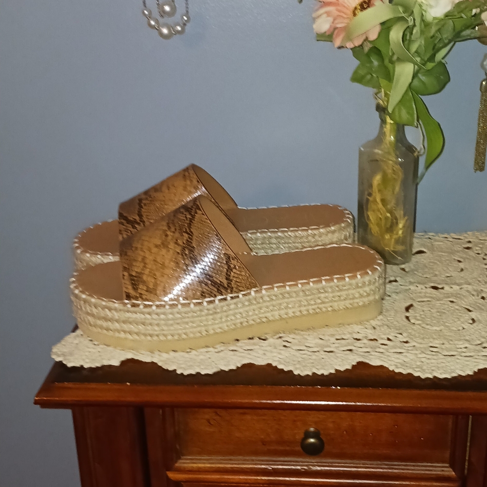 NWOT Beach by Matisse Women's Freshwater Snake Platforn Sandals Size 8M